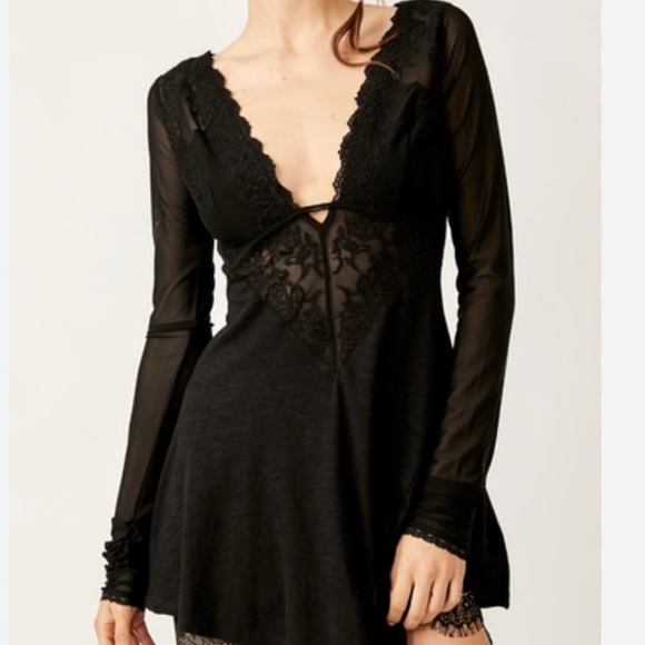 Free People NWT Rendezvous Stretch Black Embroidered Lace Vneck Long Sleeve Top - Picture 4 of 13